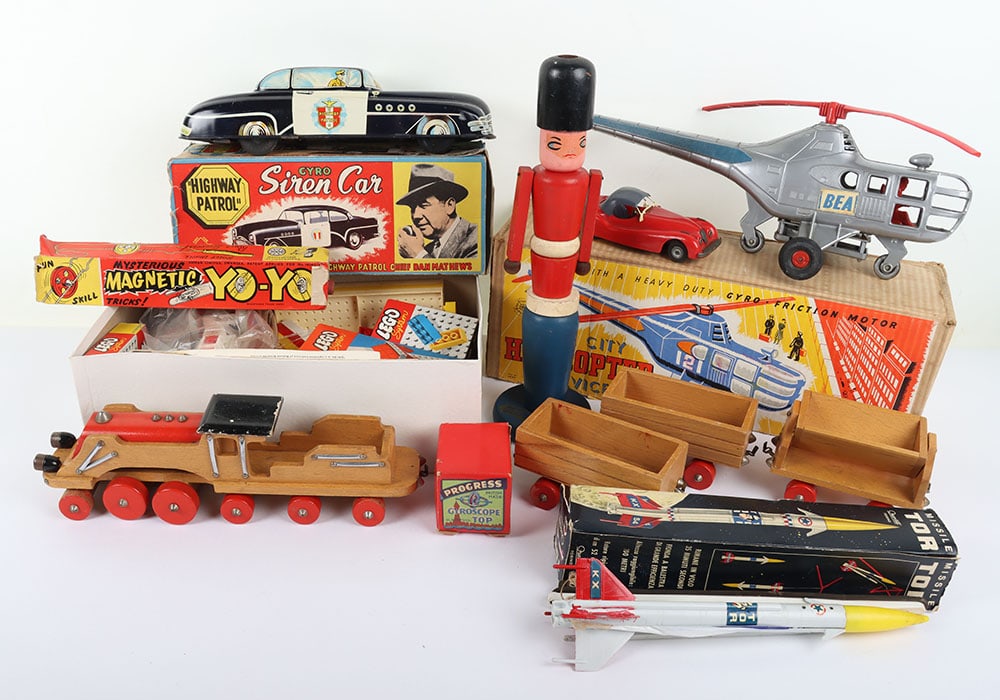 Quantity of Miscellaneous Toys, (1 of 4)