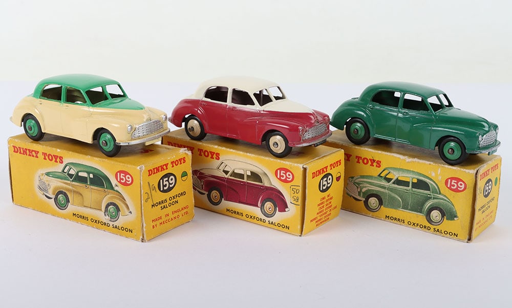 Three Dinky Toys 159 Morris Oxford Saloon (1 of 5)