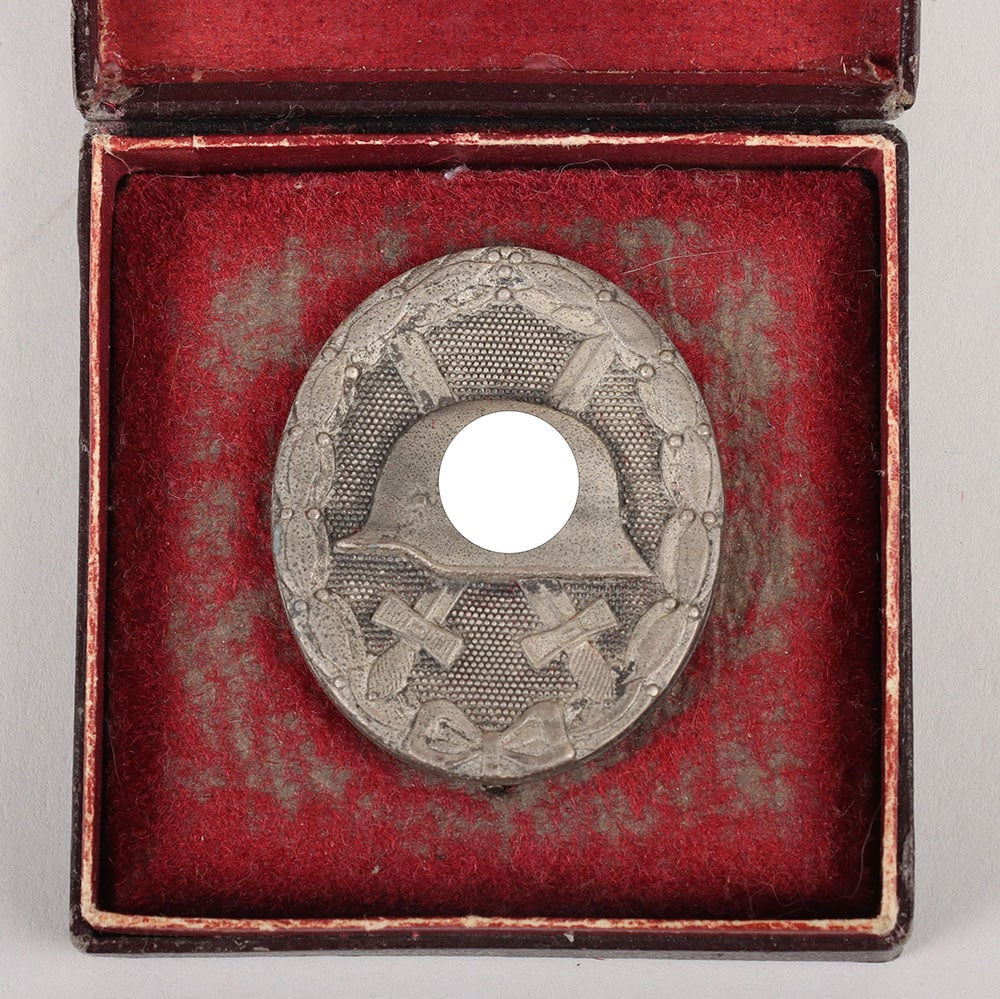 WW2 German Wound badge in silver by Hauptmünzamt Wien with presentation box (1 of 10)