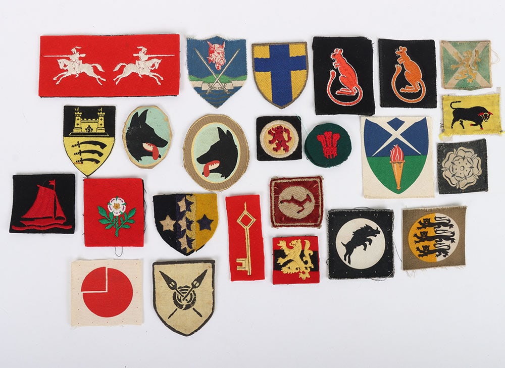 Quantity of printed, painted & woven British Army Formation Signs (1 of 2)