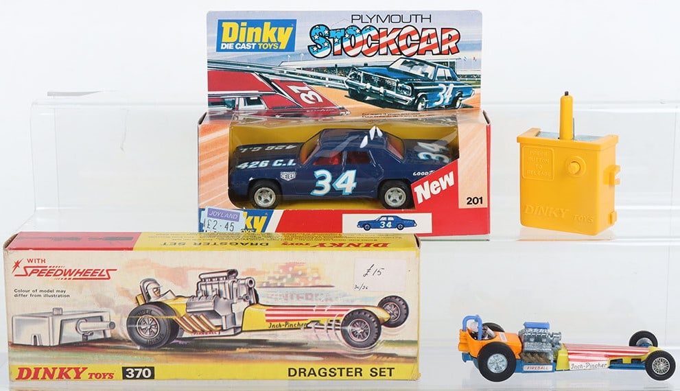 Dinky Toys 370 Dragster Set: Dinky Toys 370 Dragster Set, orange/yellow/metallic blue dragster, ‘Inch-Pincher’ sticker, orange plastic starter unit, in near mint condition, original yellow and red picture box with inn
