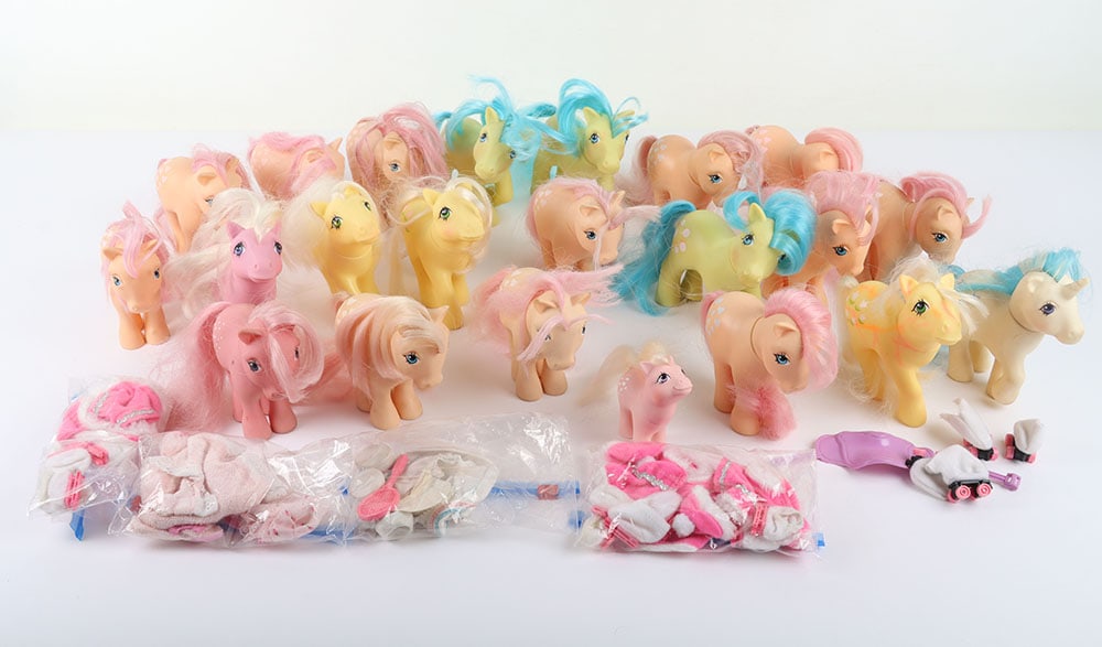Vintage G1 My Little Pony MLP Ponies,: Vintage G1 My Little Pony MLP Ponies, including some clothes and accessories, play wear and some have pen marks on them. (A lot)