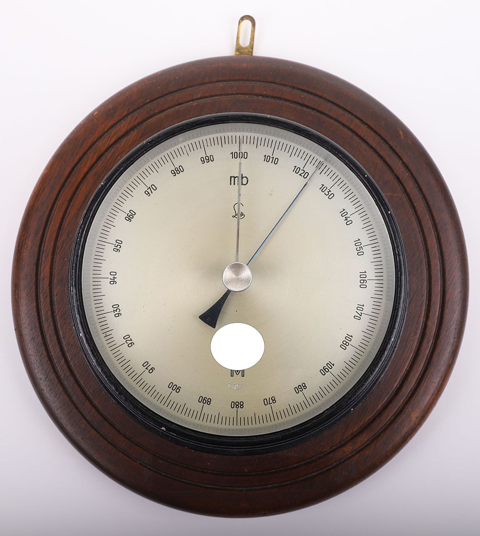 WW2 German Kriegsmarine Ships / U-Boat Barometer: WW2 German Kriegsmarine Ships / U-Boat Barometer, a 5 ?? diameter having a 2 ?? deep heavy-duty black painted metal housing, has eagle ?M? with a makers logo and # ?5157?, condition very nice, complet