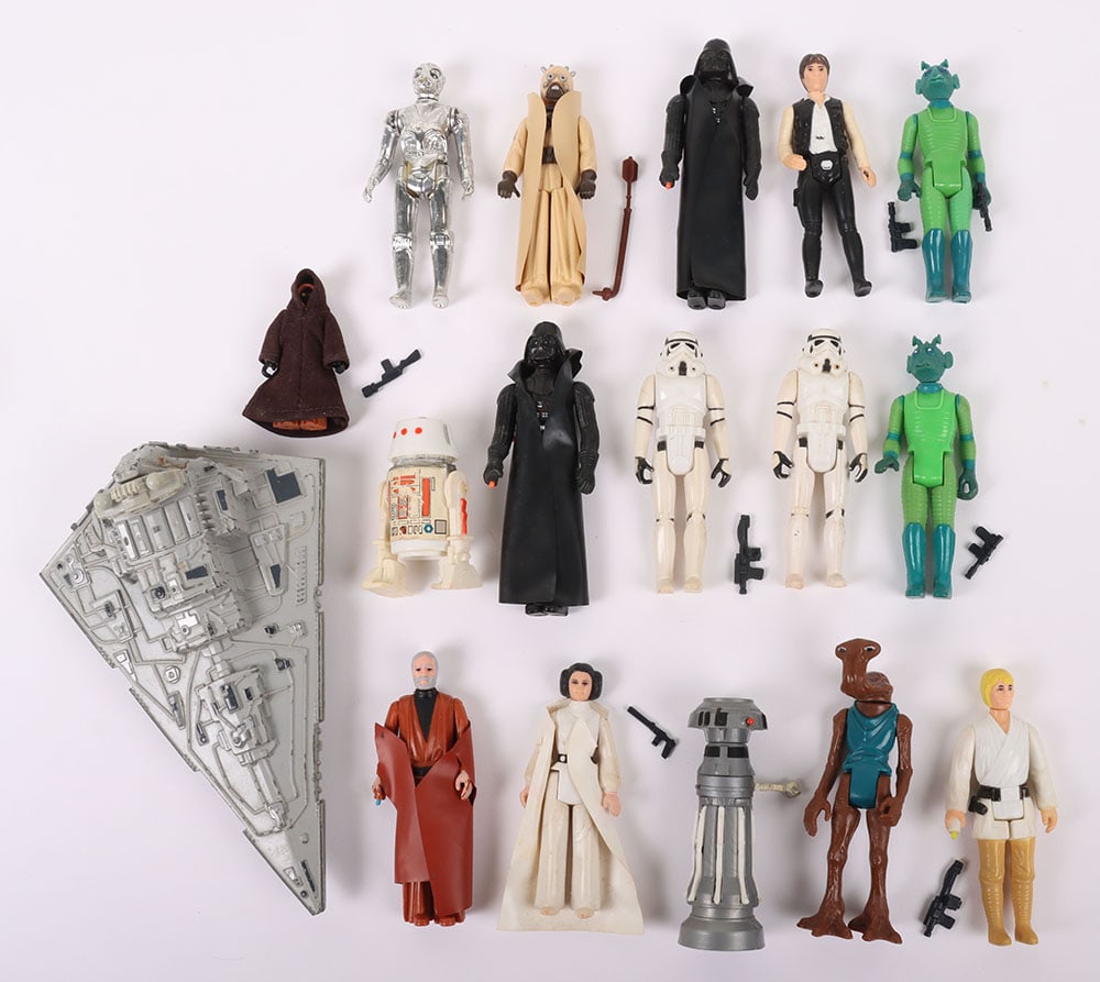 Sixteen Vintage Star Wars loose complete action figures Kenner,: Sixteen Vintage Star Wars loose complete action figures Kenner, Including Luke Farmboy, Hammerhead, Darth Vader, Obi Wan Kenobi with broken cape, Stormtrooper, Greedo, Princess Leia Organa with broken