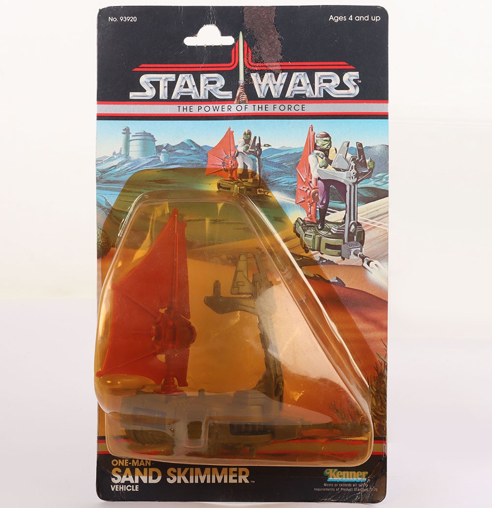 Scarce Vintage Star Wars The Power of the Force One-Man Sand Skimmer Vehicle Carded moc Kenner.: Scarce Vintage Star Wars The Power of the Force One-Man Sand Skimmer Vehicle Carded moc Kenner. Product no. 93920. Factory sealed yellow bubble. Creasing to bottom corner. Damage to front of the card