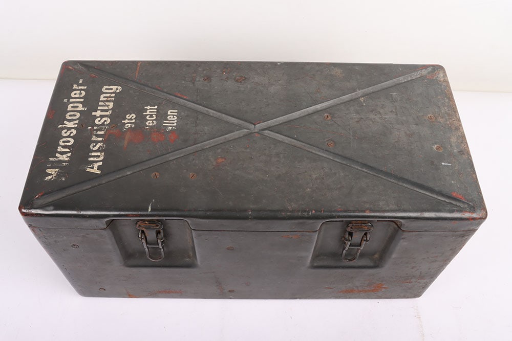 WW2 German Microscope (1 of 5)