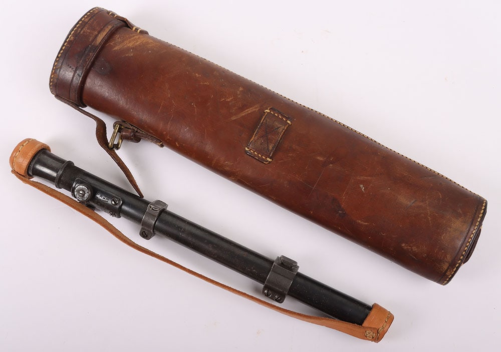 Weaver M73B1 Scope, Original M73B1 Weaver scope: Weaver M73B1 Scope, Original M73B1 Weaver scope, as used o the M1903a4 rifle during ww2. Good optics, with minimal wear to the edges, rubbing off the original bluing. Leather case included, doesn̵