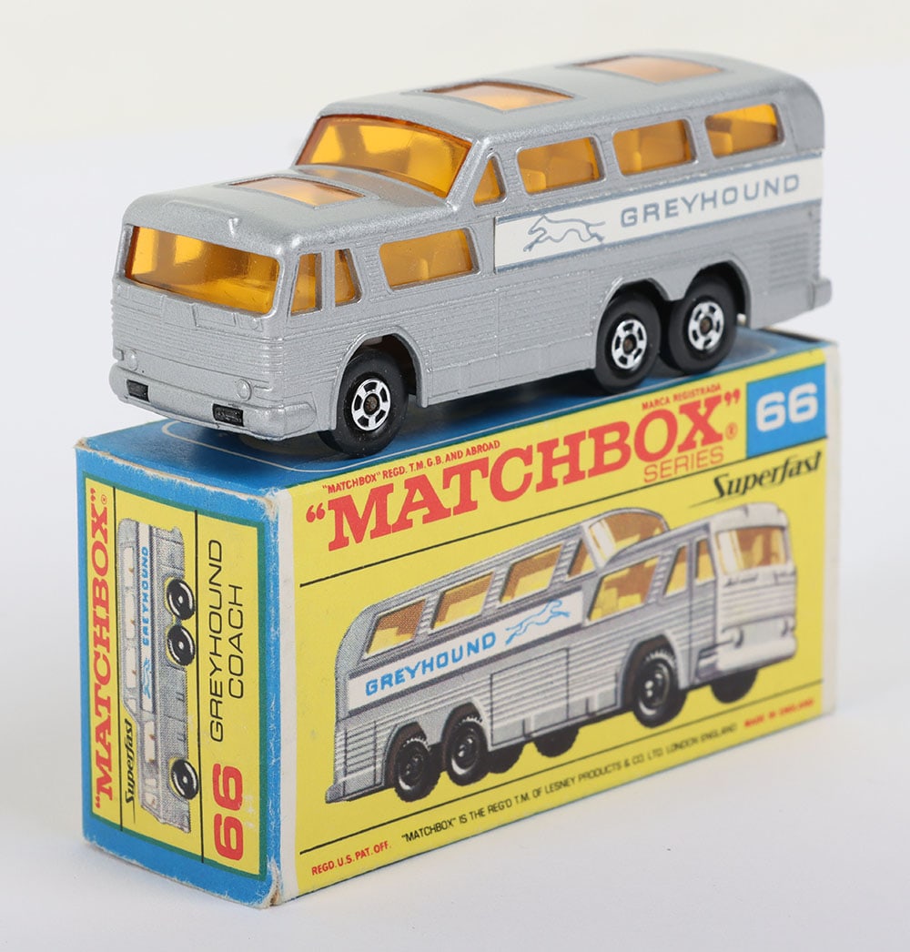 Matchbox Superfast 66a Greyhound Coach with scarcer F Box (1 of 5)