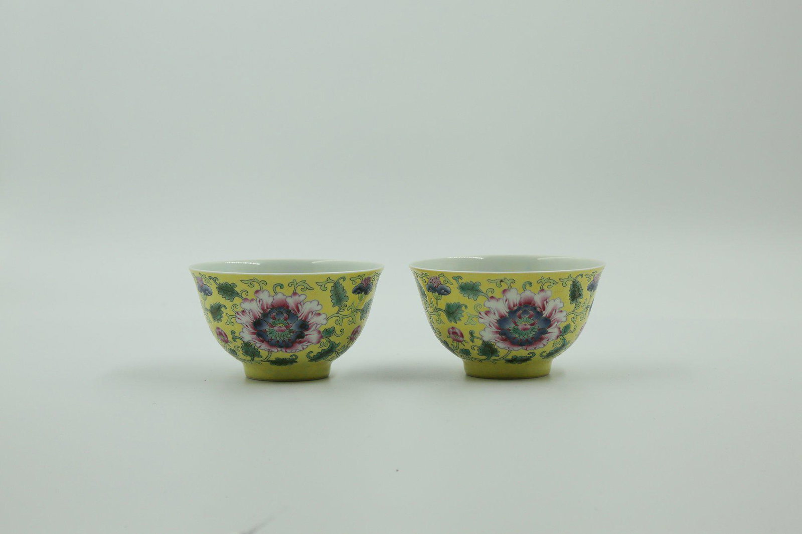 pair of chinese yellow glazed porcelain cups with: H:6cm diameter:9.2cm