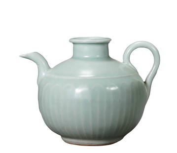 Hu Tian Kiln Ewer: Heighr10cm diameter14cm
