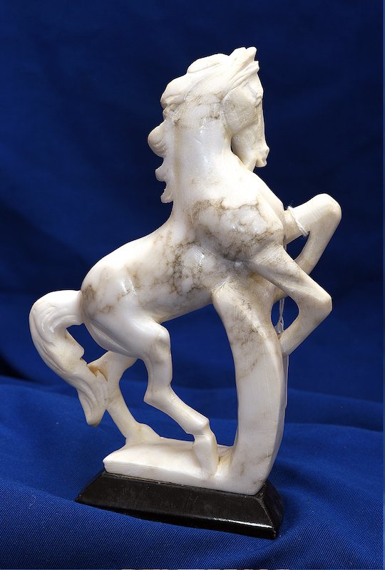 Vintage Italian Alabaster Horse: Beautiful Genuine Italian Alabaster Horse sculpture with Black Marble Base Size :8" x 5"