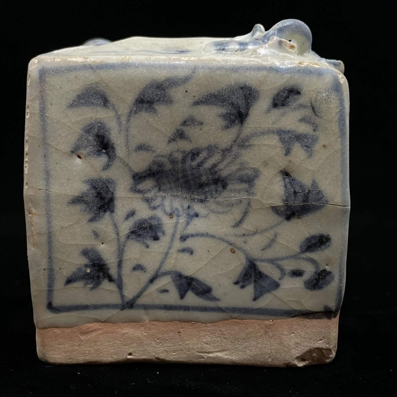 A square porcelain vase, Yuan: It is from the Yuan Dynasty,it's size is 6.5cm*5.8cm