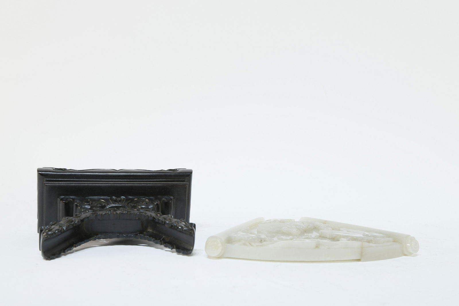 A White Jade 'Character' Table Screen - 6