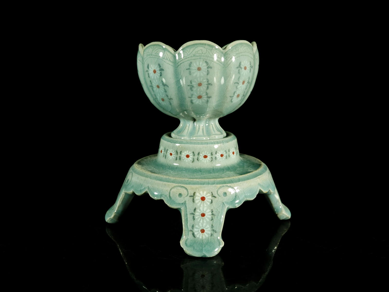 A Fine and Rare Korean Celadon-Glazed Cup (1 of 9)