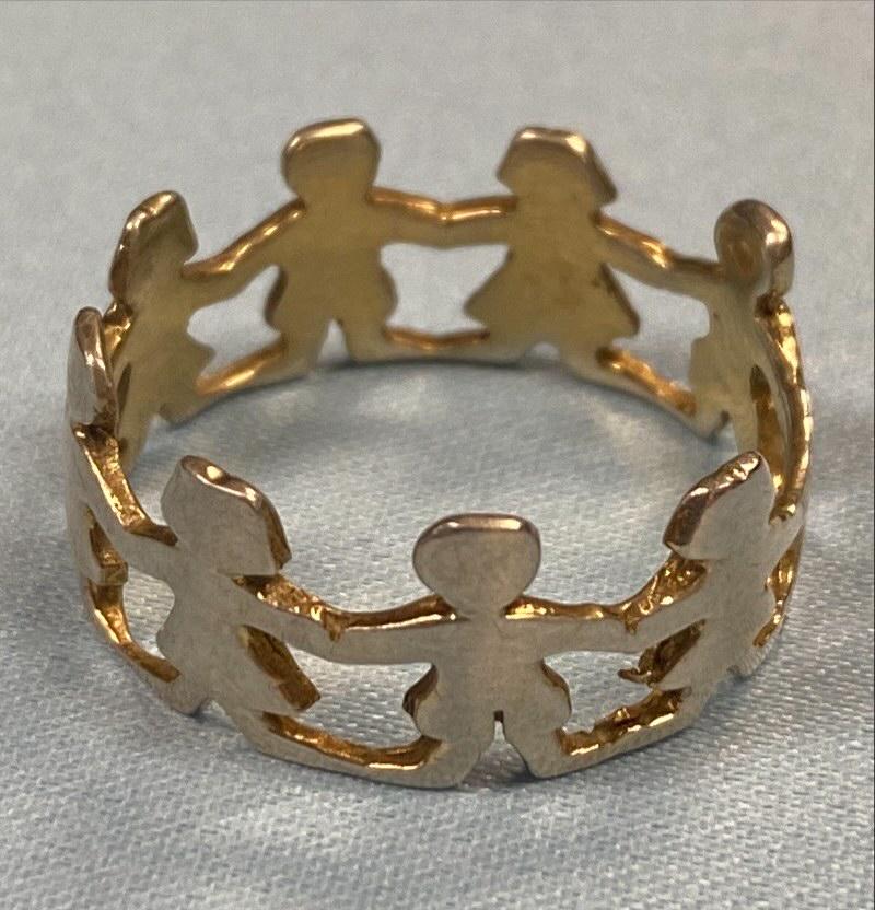 Sterling Sliver Retired James Avery School Ring (1 of 2)