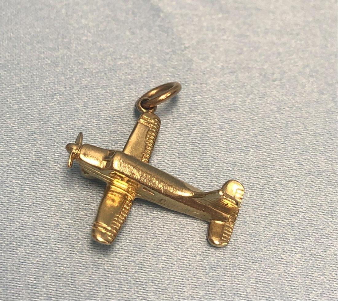 14k Gold Airplane Charm: 14k Gold Airplane Charm