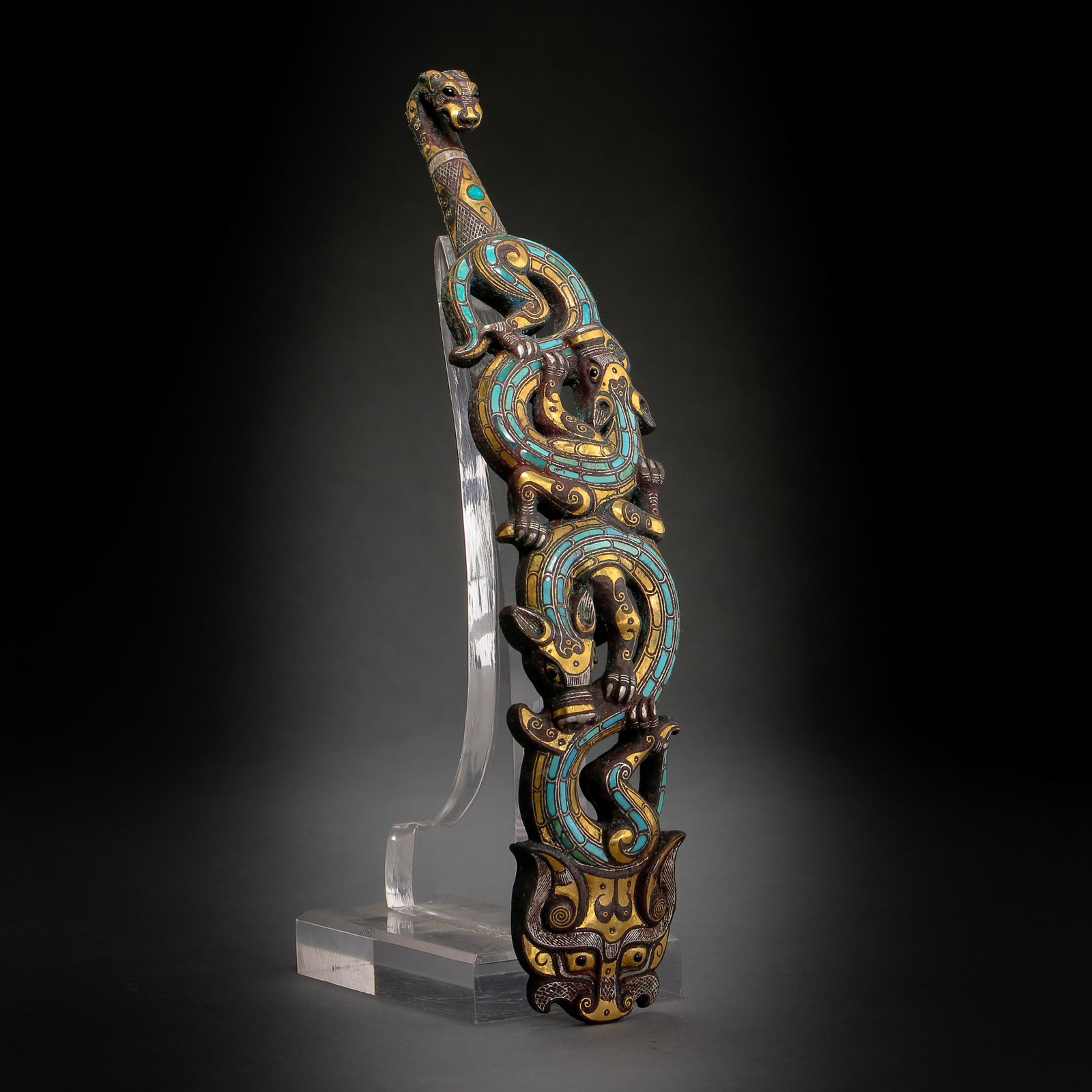 ANCIENT CHINESE BRONZE BELT HOOK INLAID TURQUOISE, GOLD: ANCIENT CHINESE BRONZE BELT HOOK INLAID TURQUOISE, GOLD AND SILVER H. 20 cm. W. 4.2 cm. Weight 389 gram.