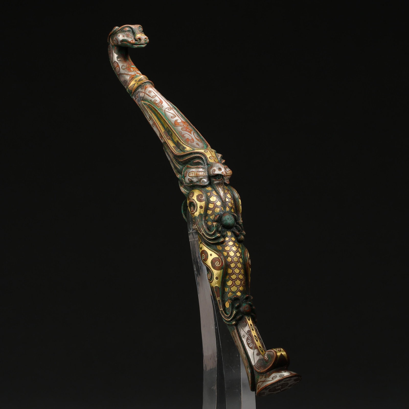 ANCIENT CHINESE BRONZE BELT HOOK INLAID TURQUOISE, GOLD: ANCIENT CHINESE BRONZE BELT HOOK INLAID TURQUOISE, GOLD AND SILVER H. 21.5 cm. W. 3 cm. Weight 374 gram.