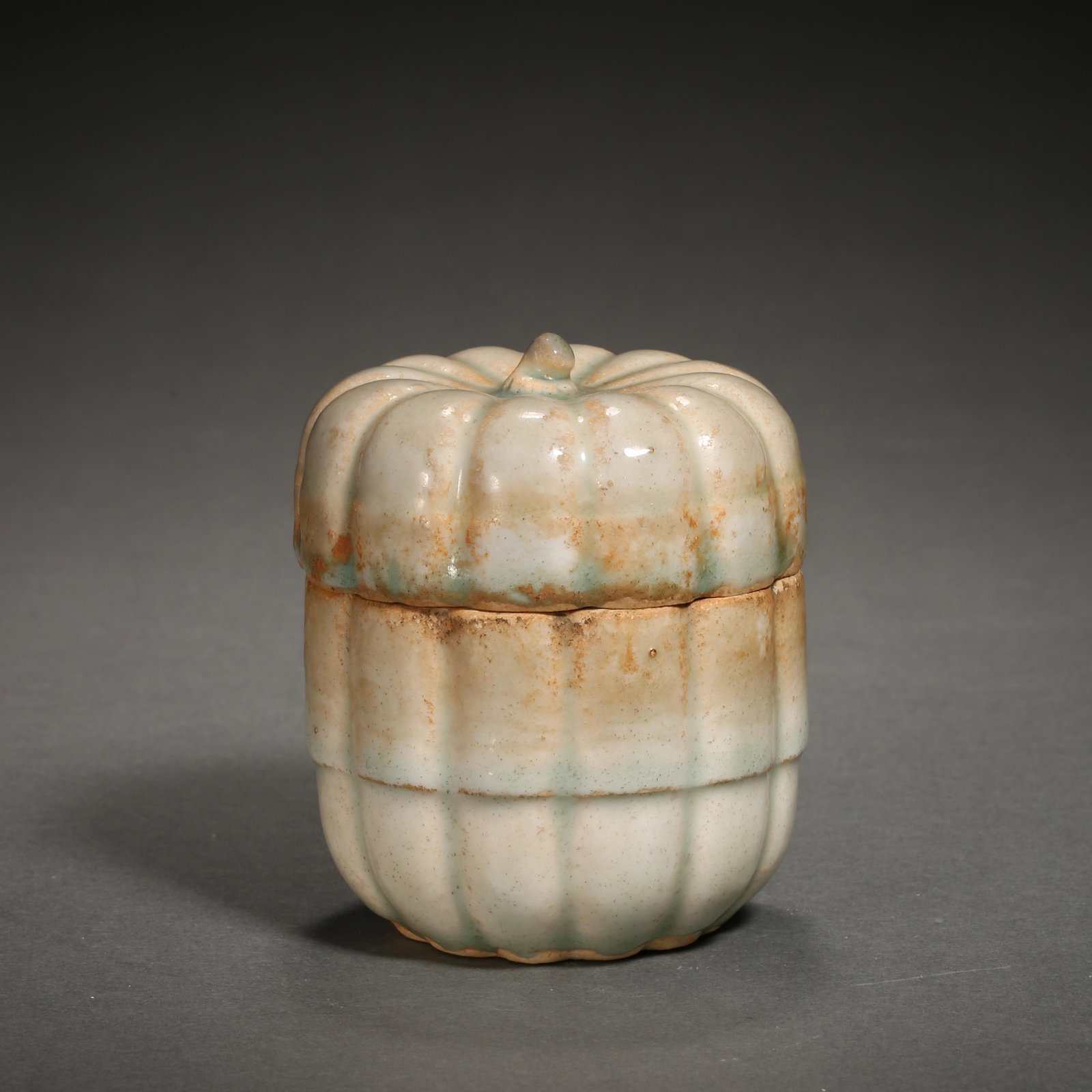 CHINESE HUTIAN WARE MELON BOX, SOUTHERN SONG D.: CHINESE HUTIAN WARE MELON BOX, SOUTHERN SONG D. H. 9.5 cm. W. 8 cm.