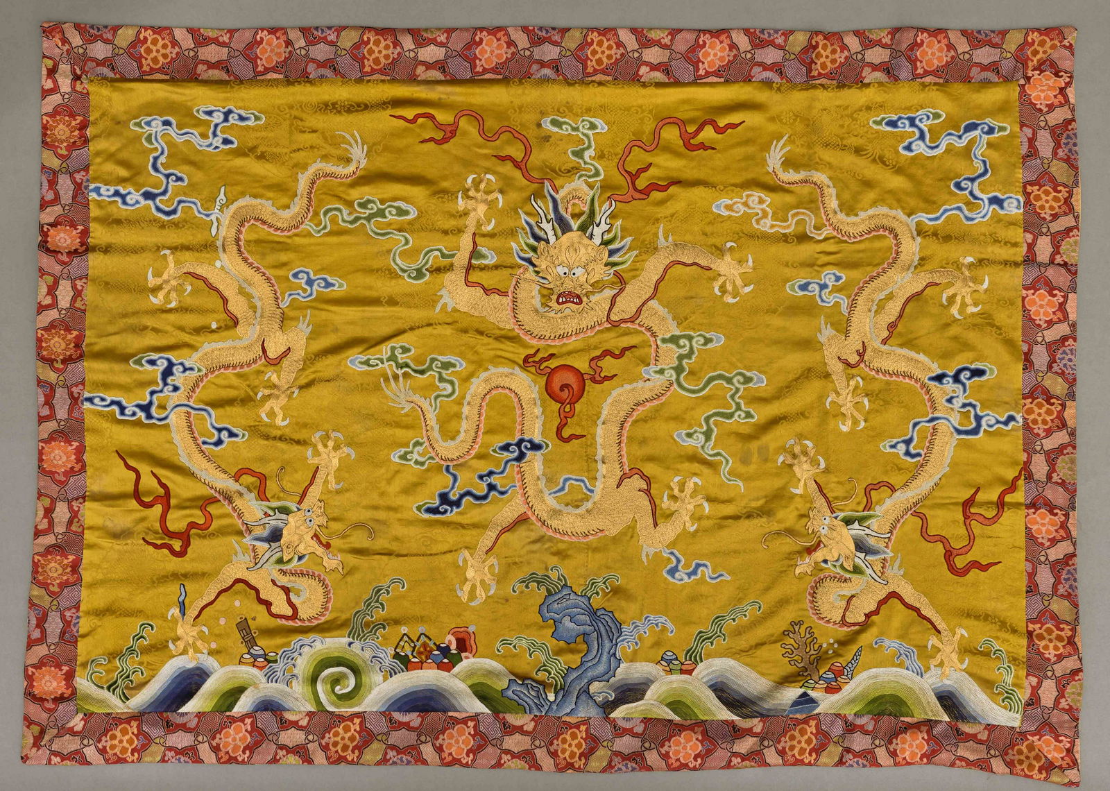 CHINESE QING DYNASTY EMBROIDERED THREE GOLD DRAGON (1 of 8)