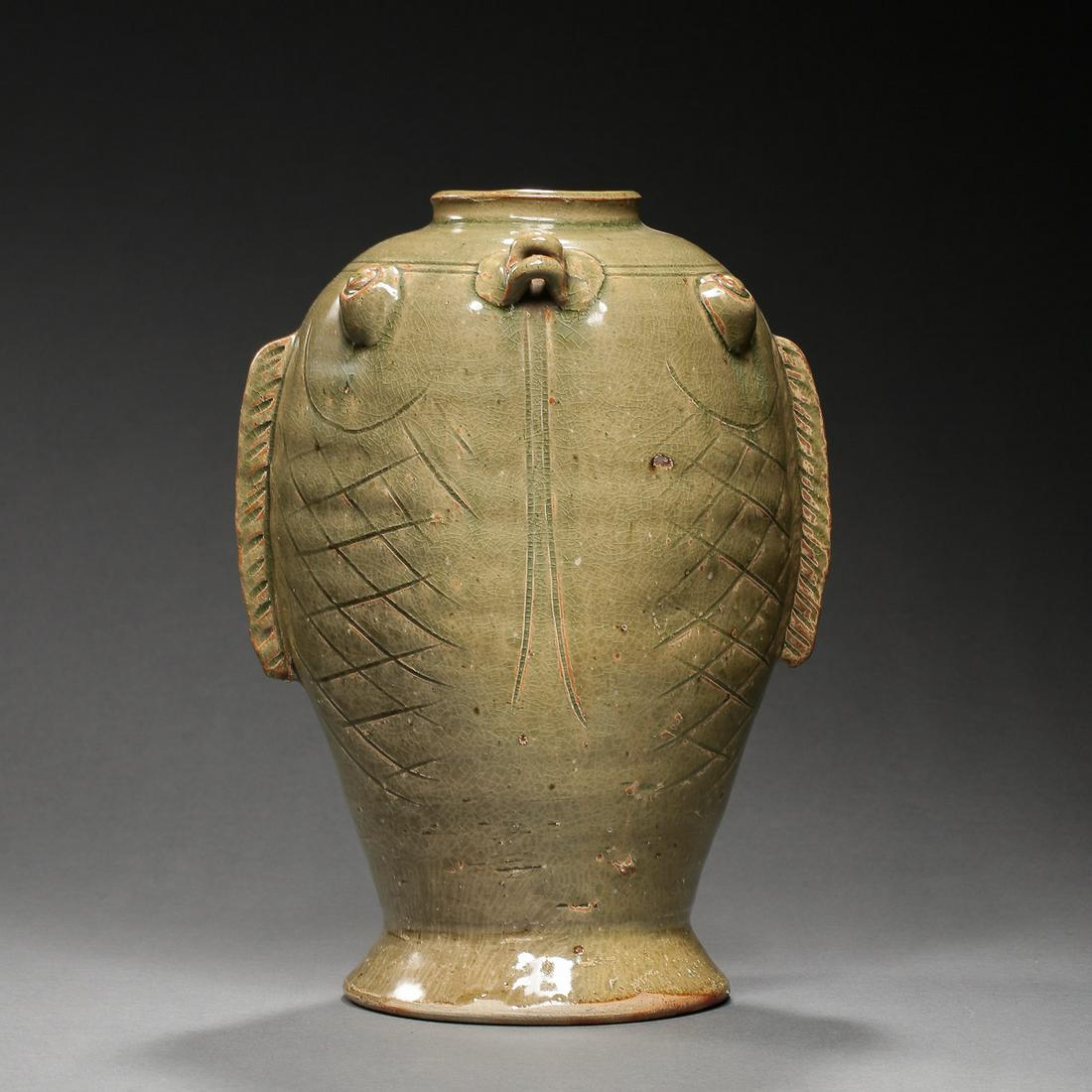 CHINESE TANG DYNASTY YUE WARE CELADON DOUBLE FISHES (1 of 8)