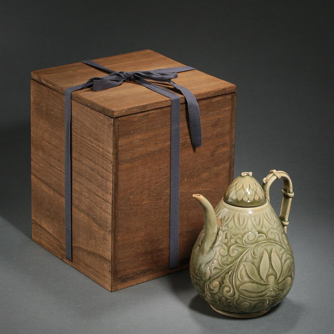 CHINESE NORTHERN SONG DYNASTY YAOZHOU WARE POT WITH (1 of 12)