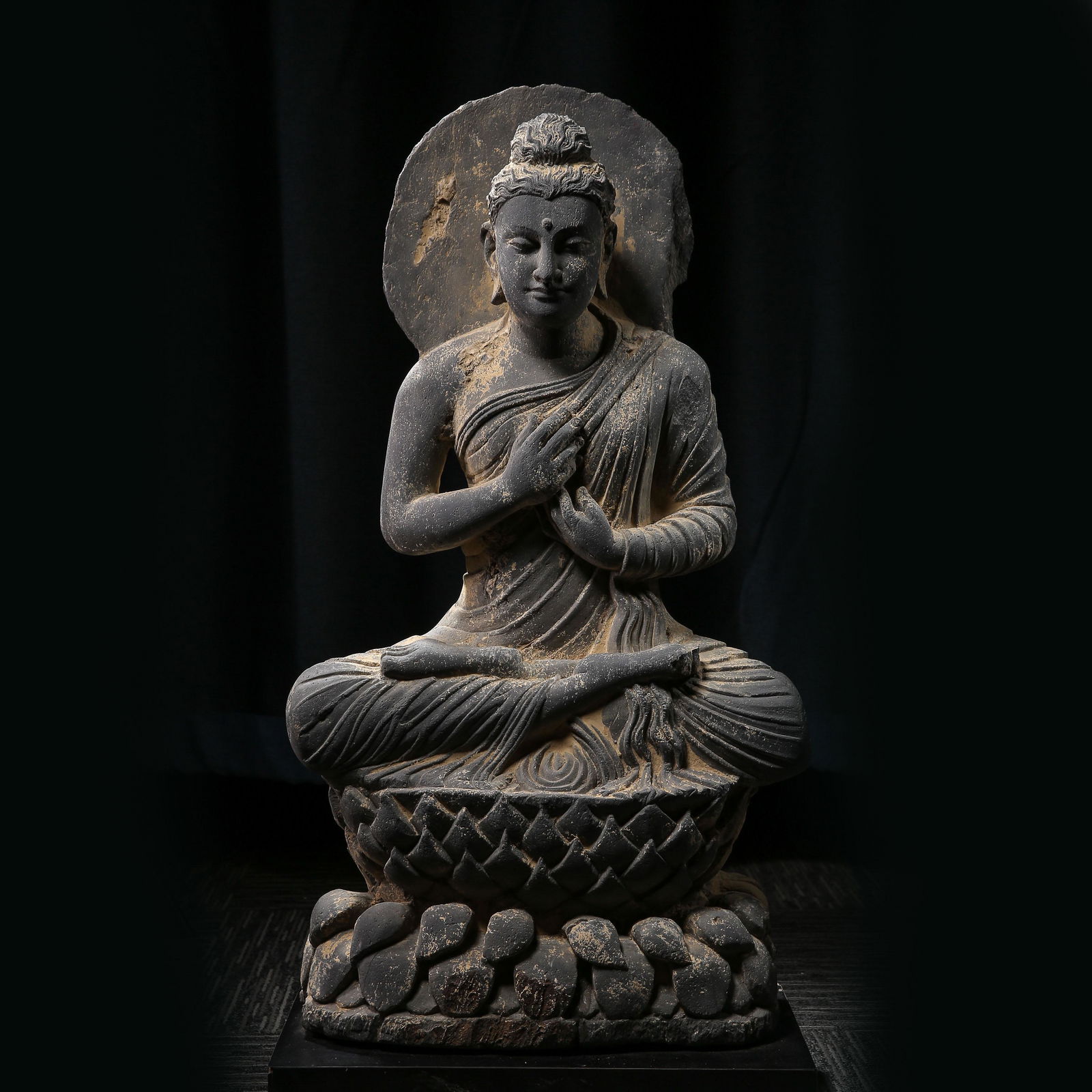 PERSIAN CULTURE SEATED GUANYIN BUDDHA (1 of 9)