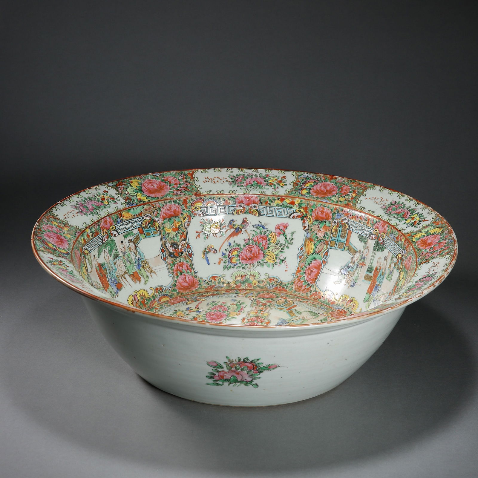 CHINA QING DYNASTY FAMILLE ROSE LARGE BASIN (1 of 11)