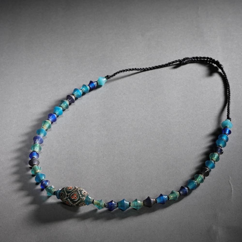 HAN DYNASTY, CHINESE COLORED GLASS BEADS NECKLACE (1 of 9)