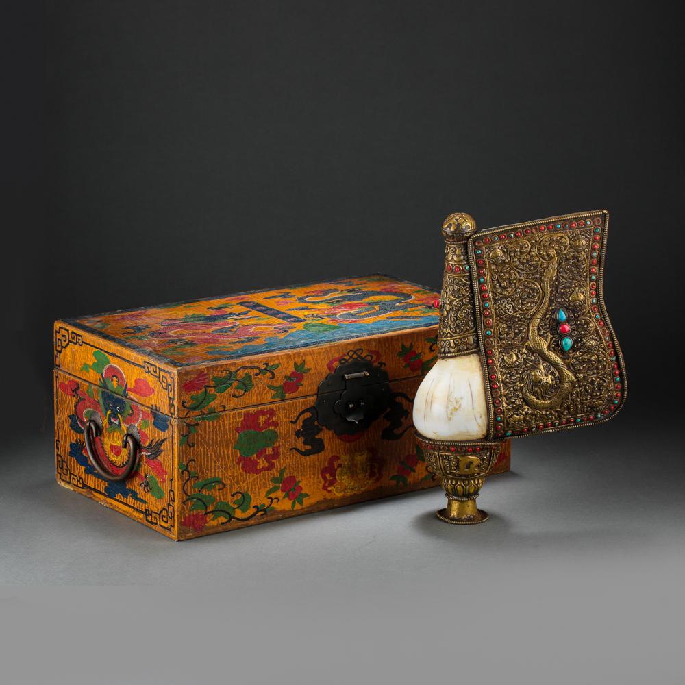 QING DYNASTY, CHINESE GILT-BRONZE DHARMA-SANKHA INLAID (1 of 15)