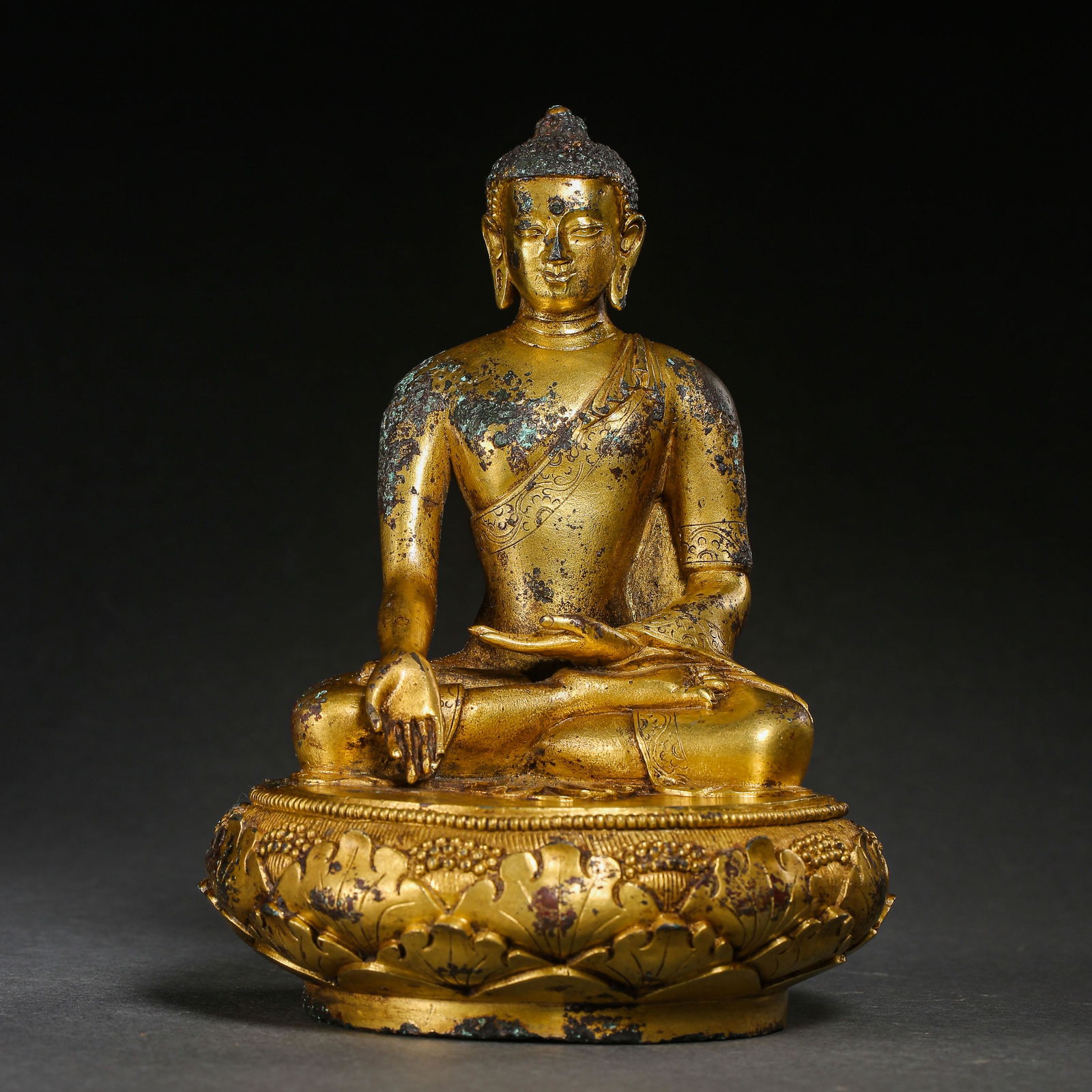CHINESE YUAN DYNASTY BRONZE GILT BUDDHA STATUE (1 of 11)