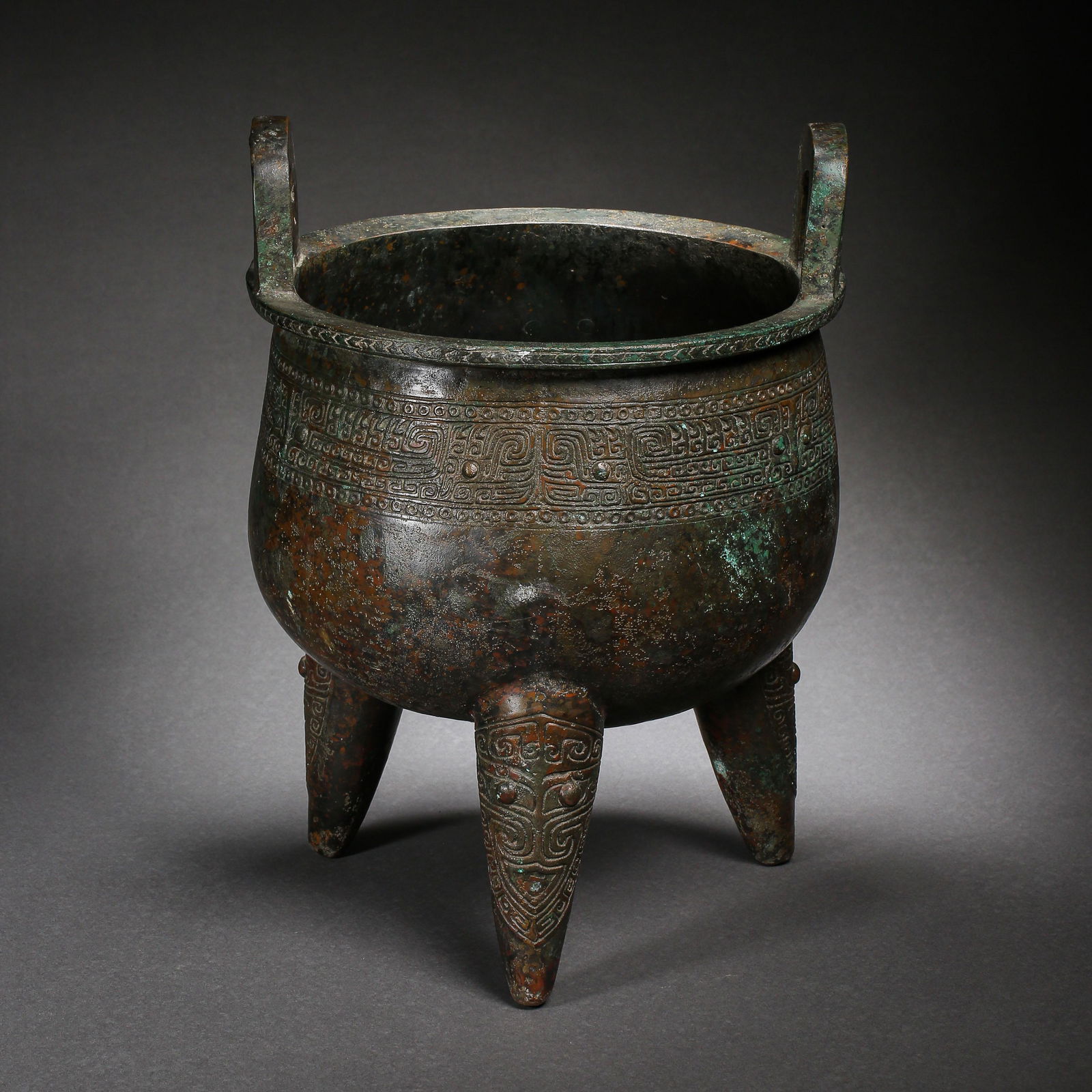 CHINESE SHANG DYNASTY BRONZE THREE-LEGGED FURNACE (1 of 13)