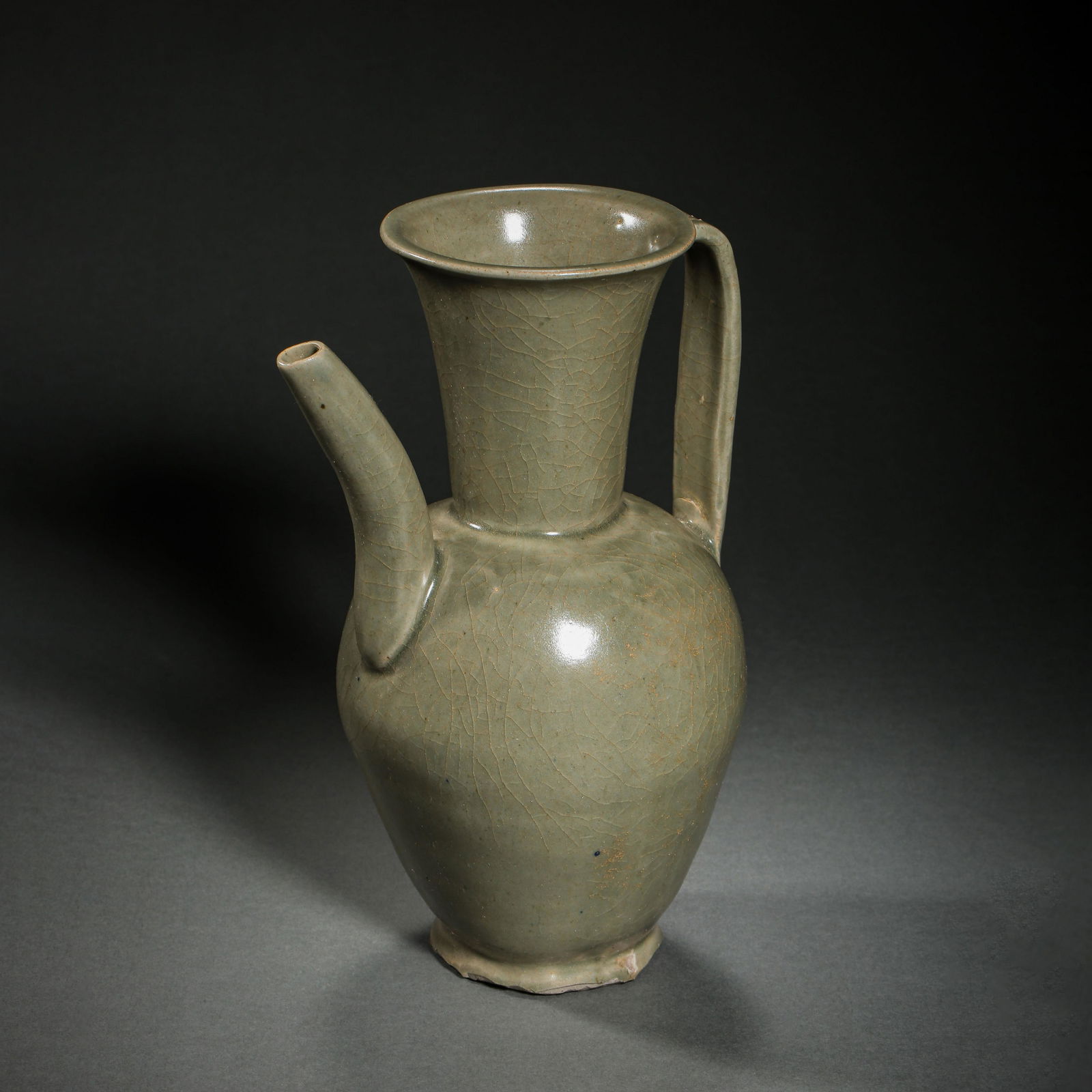 TANG DYNASTY, CHINESE YUE WARE CELADON HANDLE EWER (1 of 9)