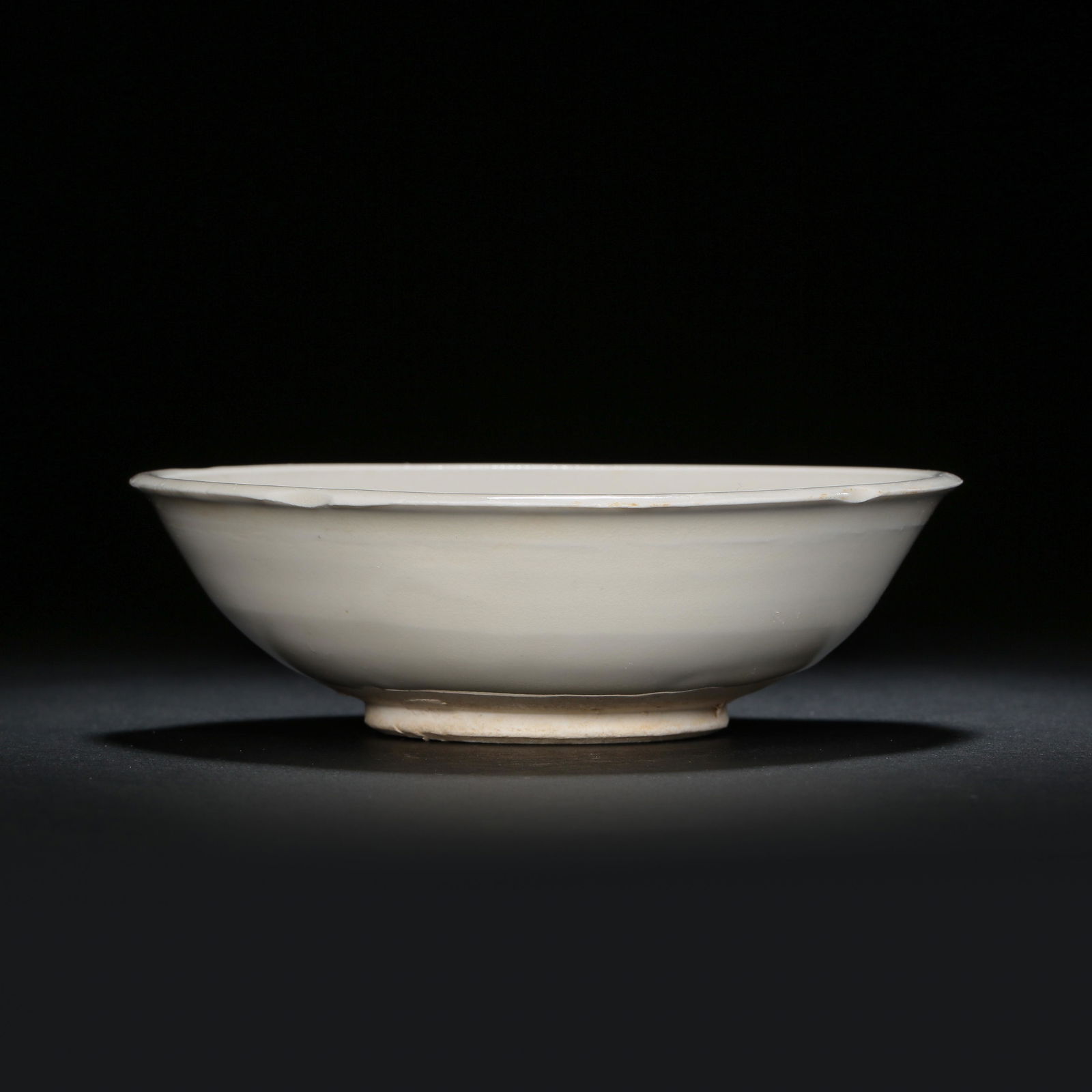 DING WARE WHITE GLAZED PORCELAIN FLOWER SHAPED MOUTH (1 of 10)