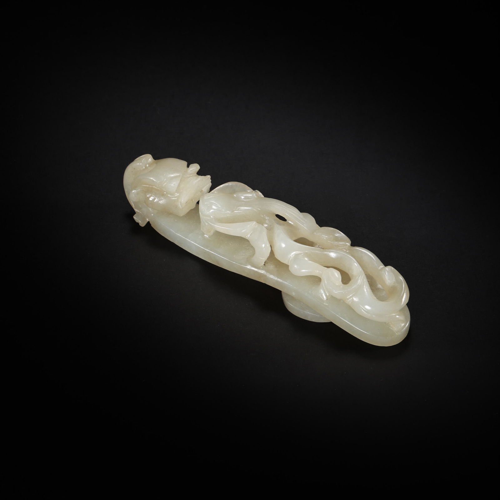 HETIAN JADE BELT HOOK, QING DYNASTY, CHINA (1 of 8)