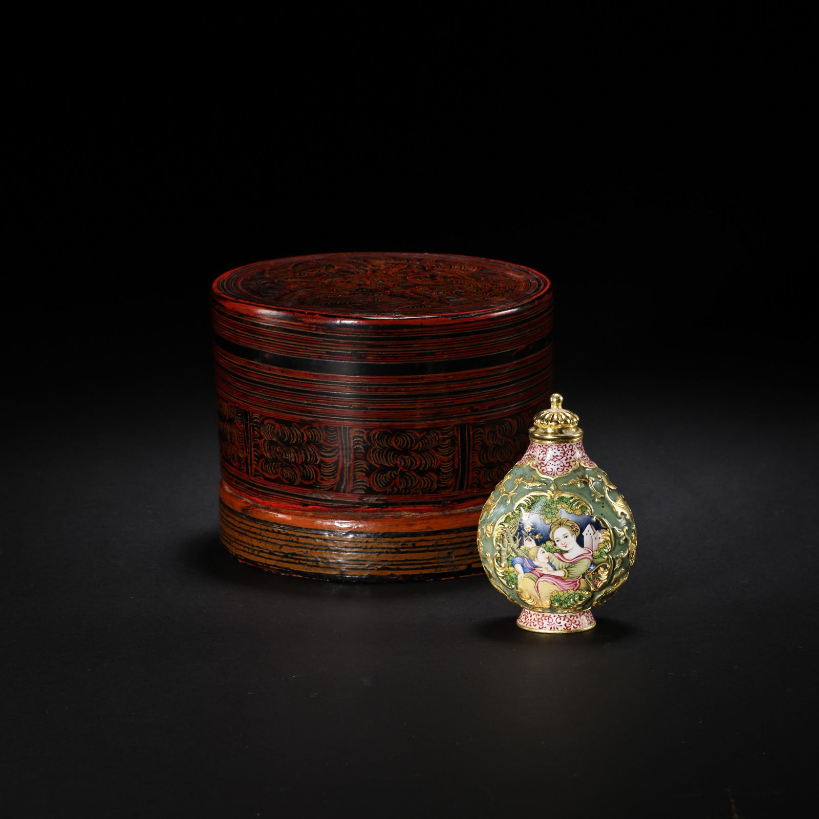 QING DYNASTY CHINESE QIANLONG PURE GOLD ENAMEL SNUFF (1 of 11)