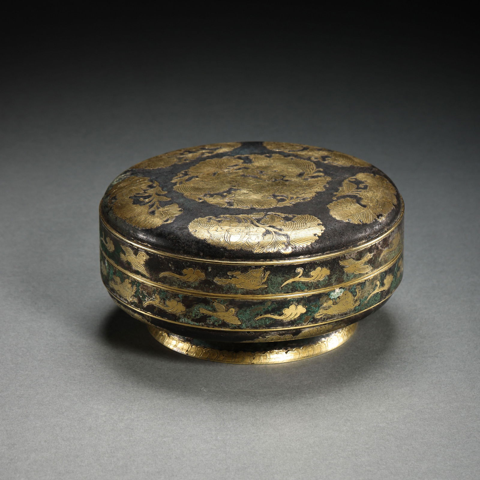SILVER GILT POWDER BOX, TANG DYNASTY, CHINA (1 of 10)