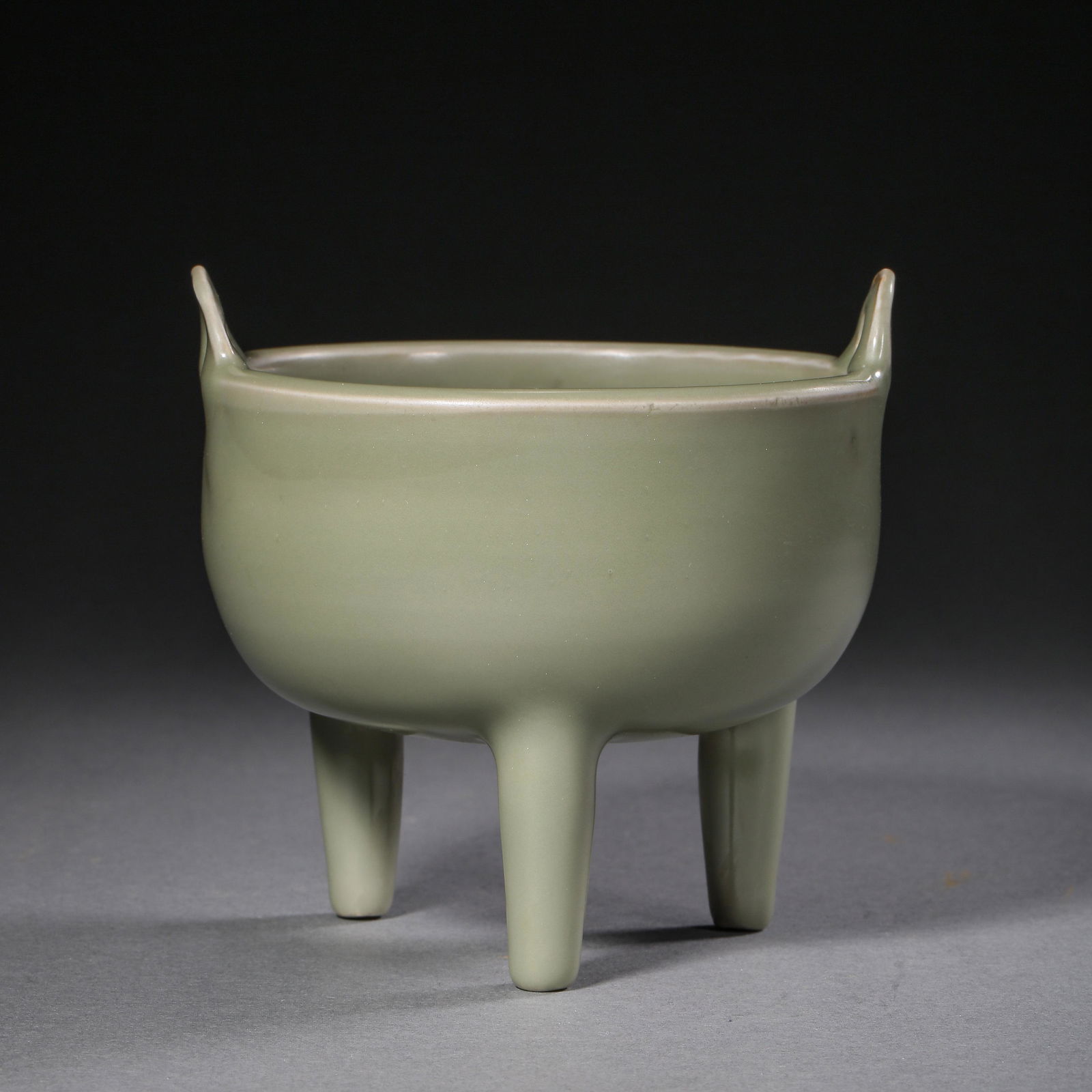 SOUTHERN SONG DYNASTY LONGQUAN WARE CELADON DOUBLE-EAR (1 of 11)