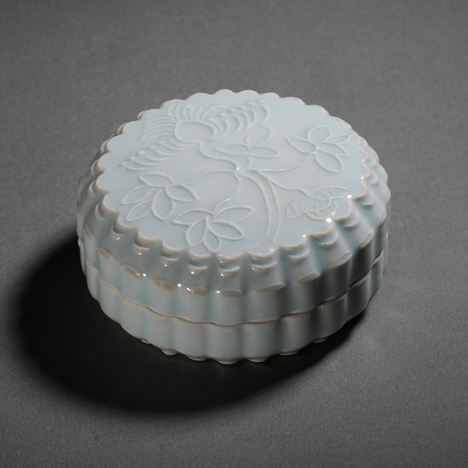 CHINA SOUTHERN SONG DYNASTY HUTIAN WARE GREEN GLAZE (1 of 8)