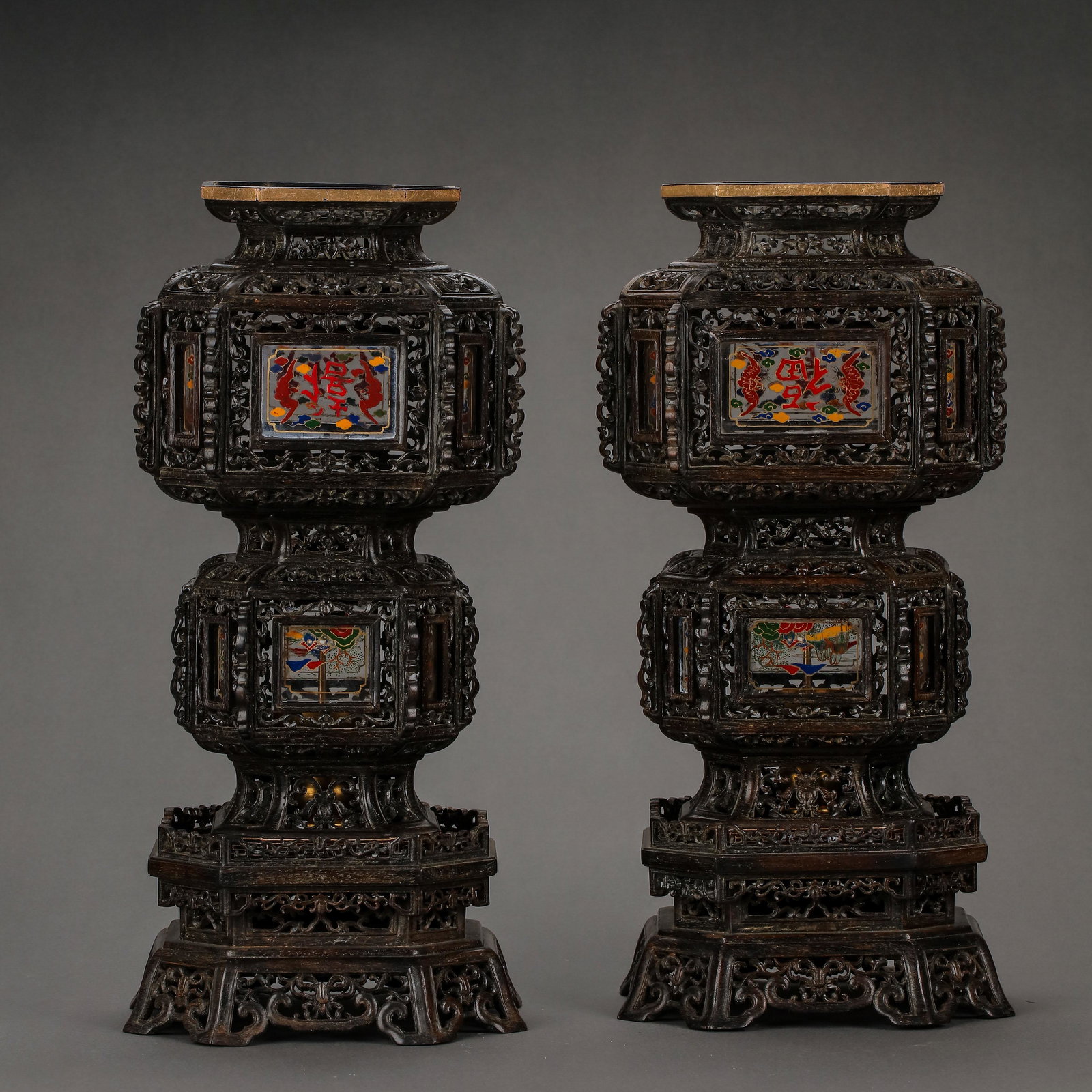 A PAIR OF CHINESE QING DYNASTY LOBULAR RED SANDALWOOD PALACE LANTERNS (1 of 8)