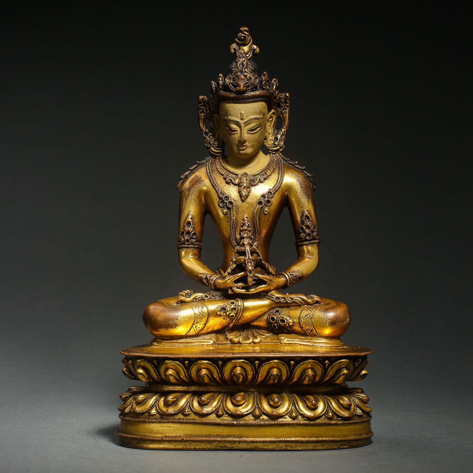 GILT BRONZE BUDDHA STATUE OF THE QING DYNASTY IN CHINA (1 of 9)