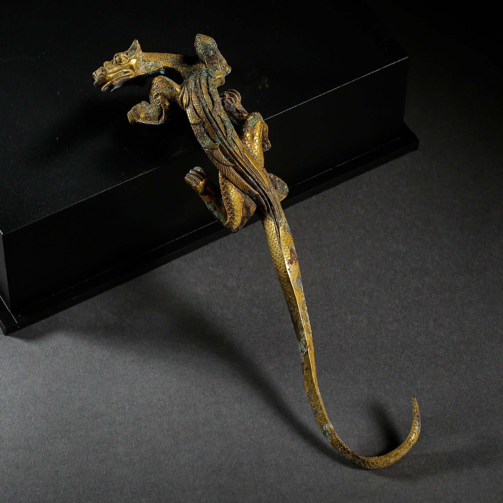 CHINESE HAN DYNASTY GILT BRONZ BELT HOOK (1 of 10)