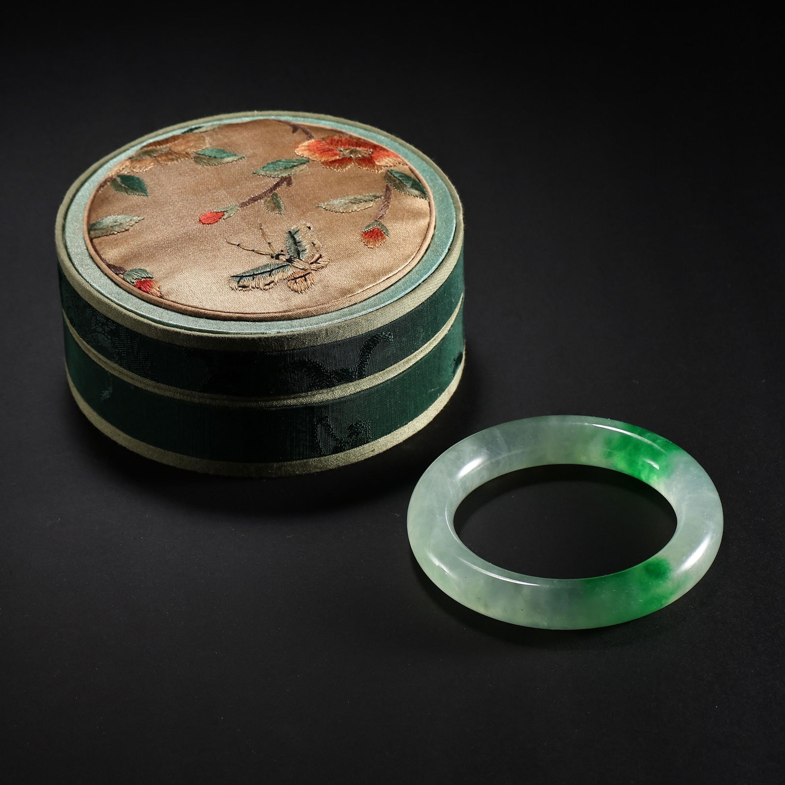 QING DYNASTY JADE BRACELET FROM CHINA (1 of 11)