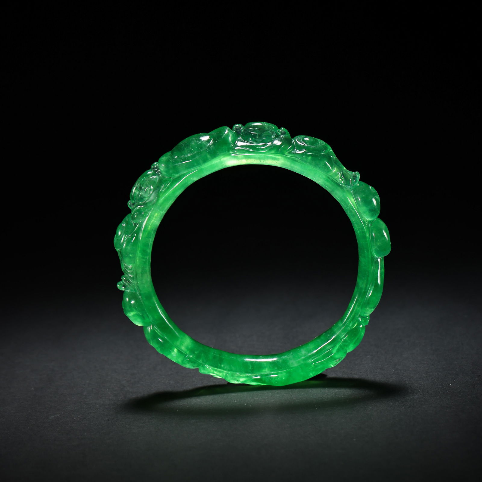 CHINESE QING DYNASTY JADE BRACELET (1 of 8)