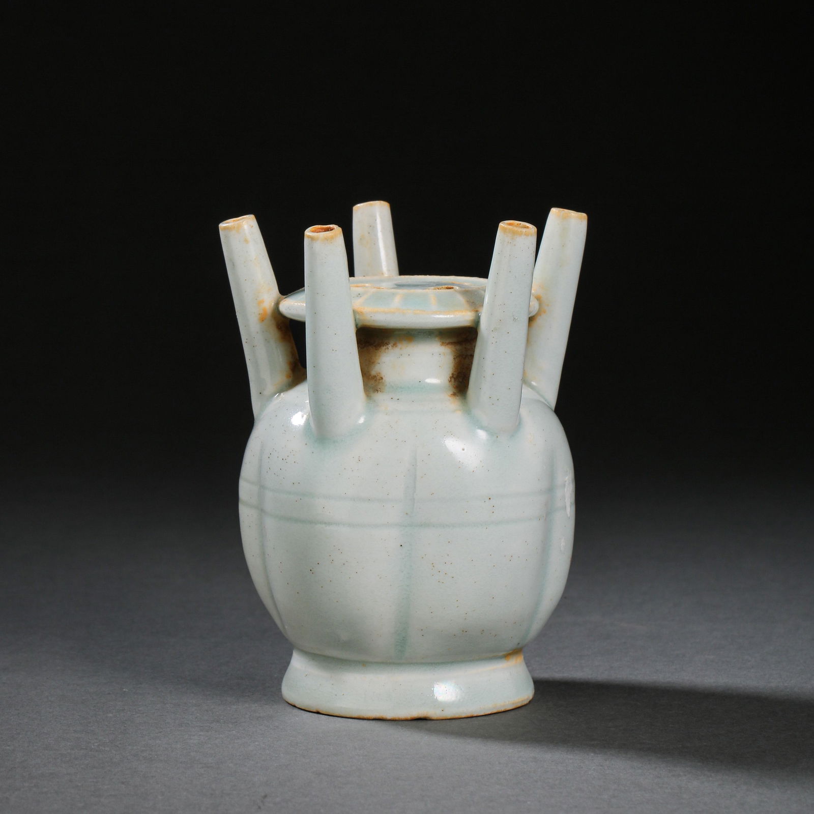 CHINESE SONG DYNASTY HUTIAN WARE CELADON-GLAZED MELON EDGE FIVE-HOLE PLATE-MOUTH VASE (1 of 9)
