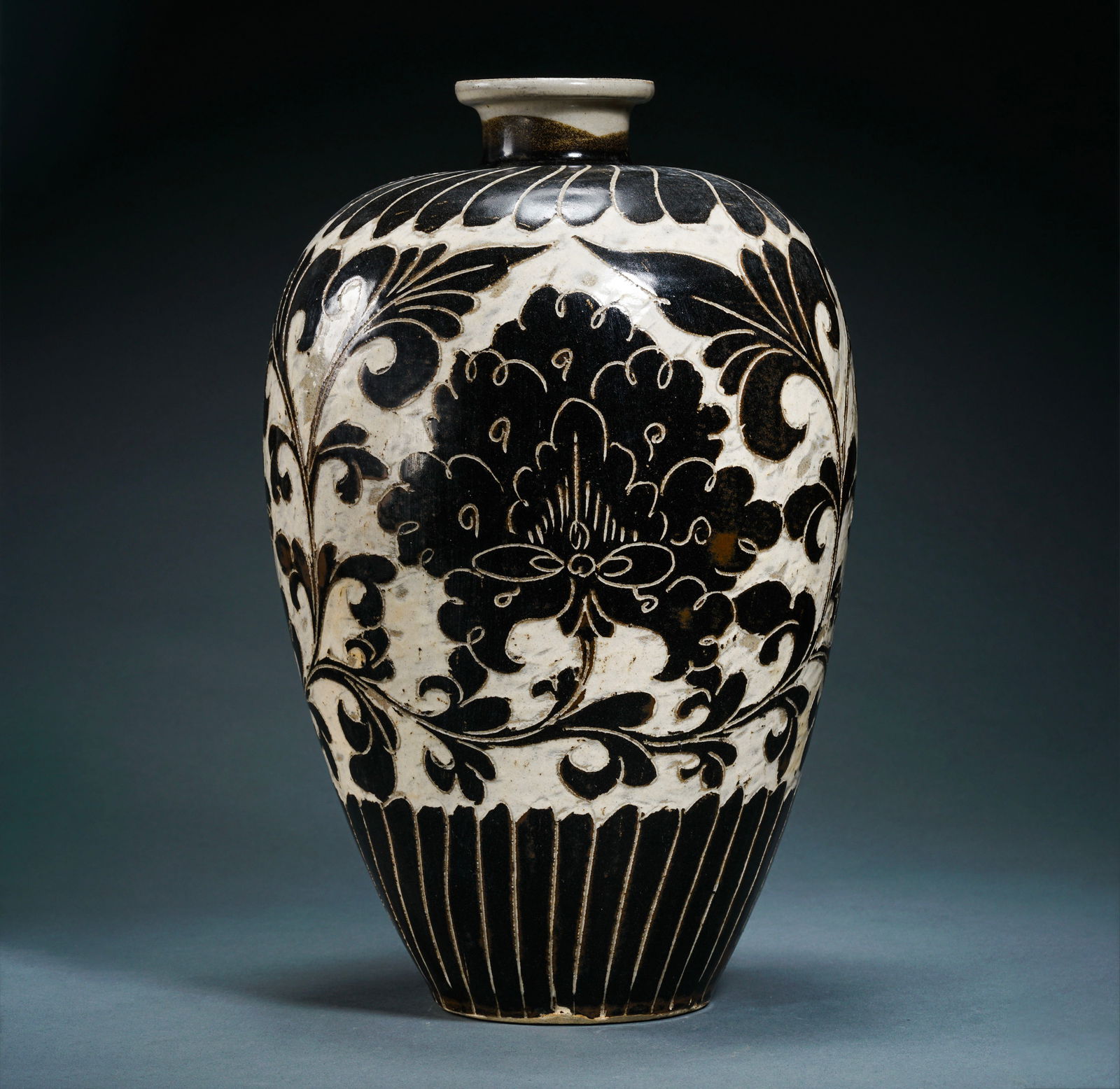 10-12 CENTURIES NORTHERN SONG DYNASTY CIZHOU WARE WHITE GROUND BLACK FLOWER PLUM BOTTLE (1 of 9)