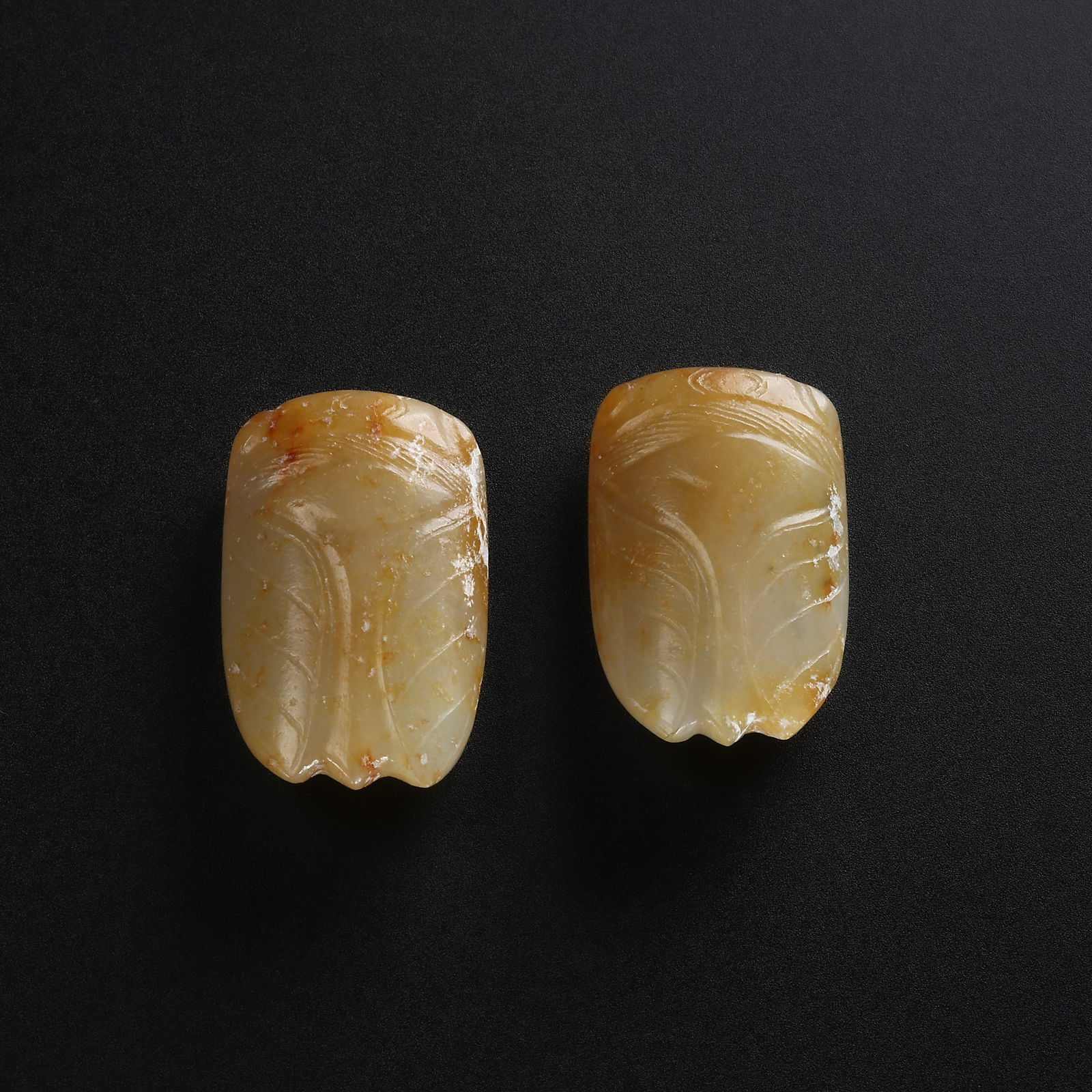 A pair of Chinese jade cicadas from the Warring States Period (1 of 9)