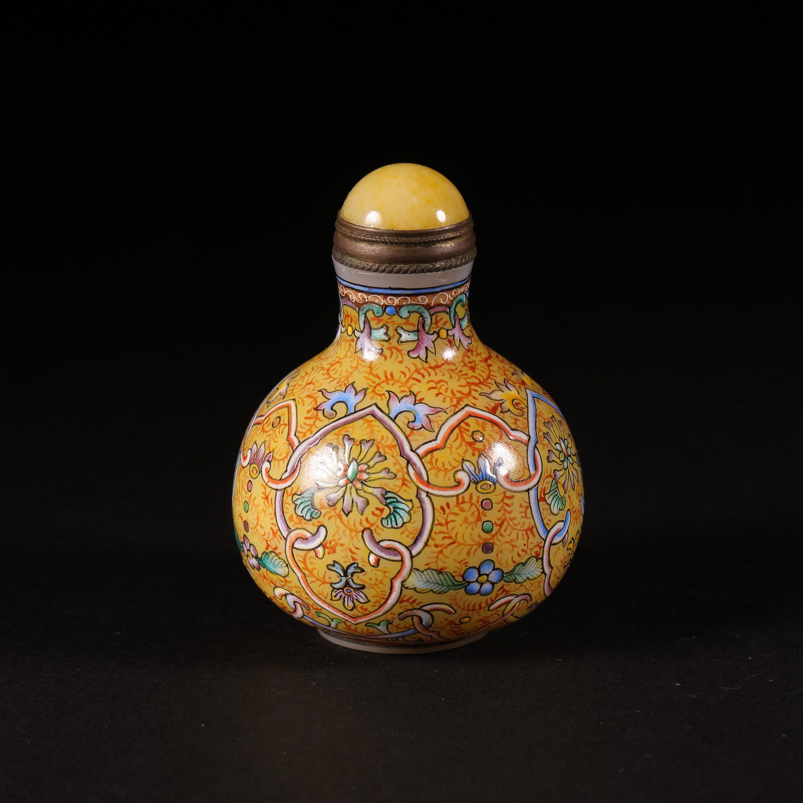 Painted enamel snuff bottles, Qianlong period, Qing Dynasty, China (1 of 6)