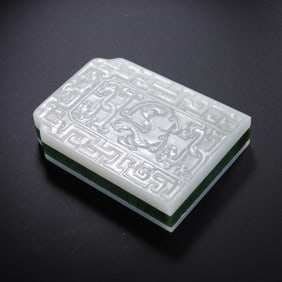 Hetian white jade inlaid Hetian jade lid box from the Qing Dynasty