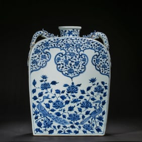 Chinese Yuan Dynasty blue and white peacock peony pattern flat bottle